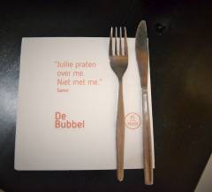 René schuift aan bij het pop-updiner
