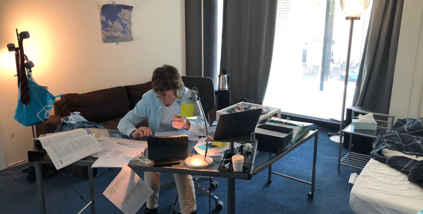 EENENTWINTIG (2024)
